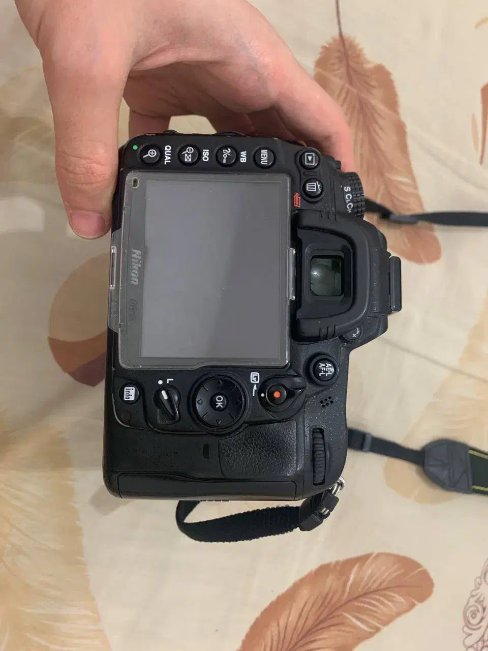 دوربین نیکون d7000 Nikon|دوربین عکاسی و فیلم‌برداری|قم, شهرک فاطمیه|دیوار