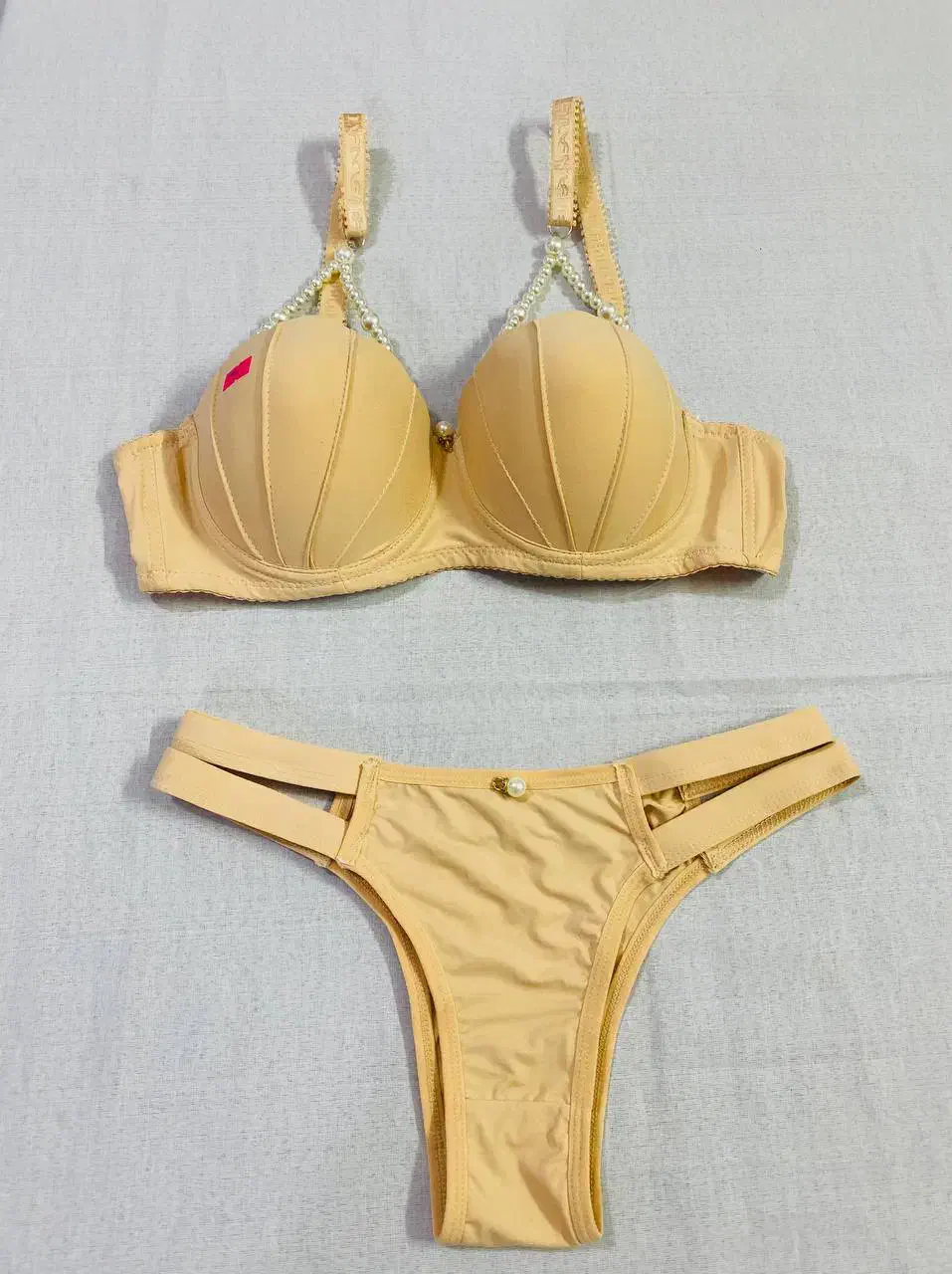 لباس زیر|لباس|بابل, |دیوار