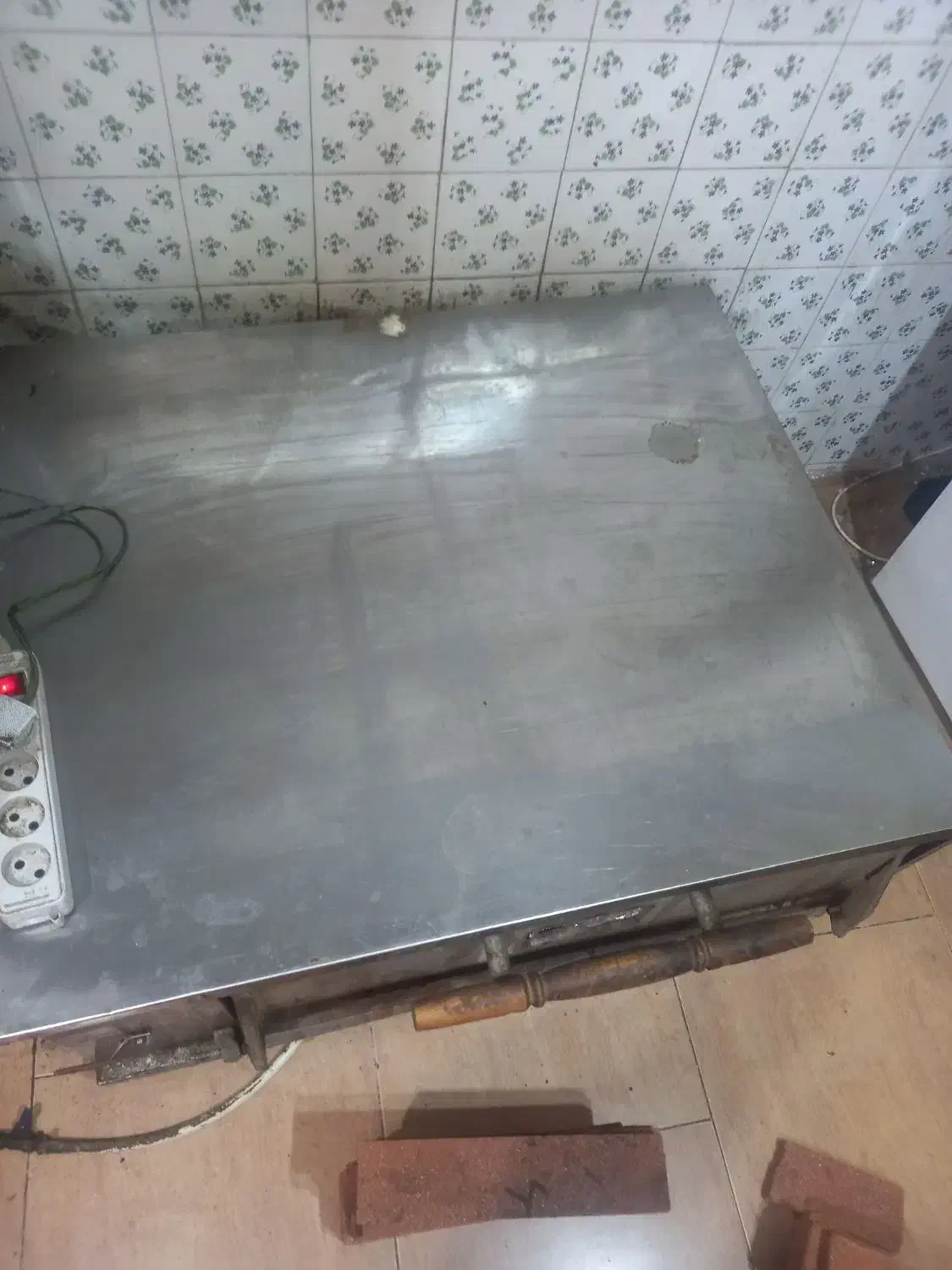 فر پیتزا|کافی‌شاپ و رستوران|بندر انزلی, معلم|دیوار