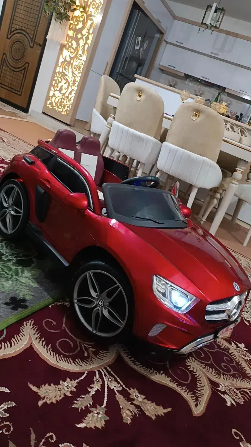 ماشین شارژی بنز ۴موتوره دارای گهواره|اسباب‌‌بازی|تبریز, |دیوار