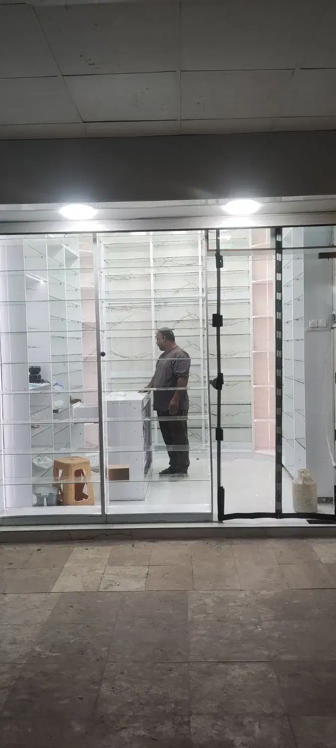 اجاره مغازه بازار کانال (با دکور کامل)|اجارهٔ مغازه و غرفه|میناب, |دیوار