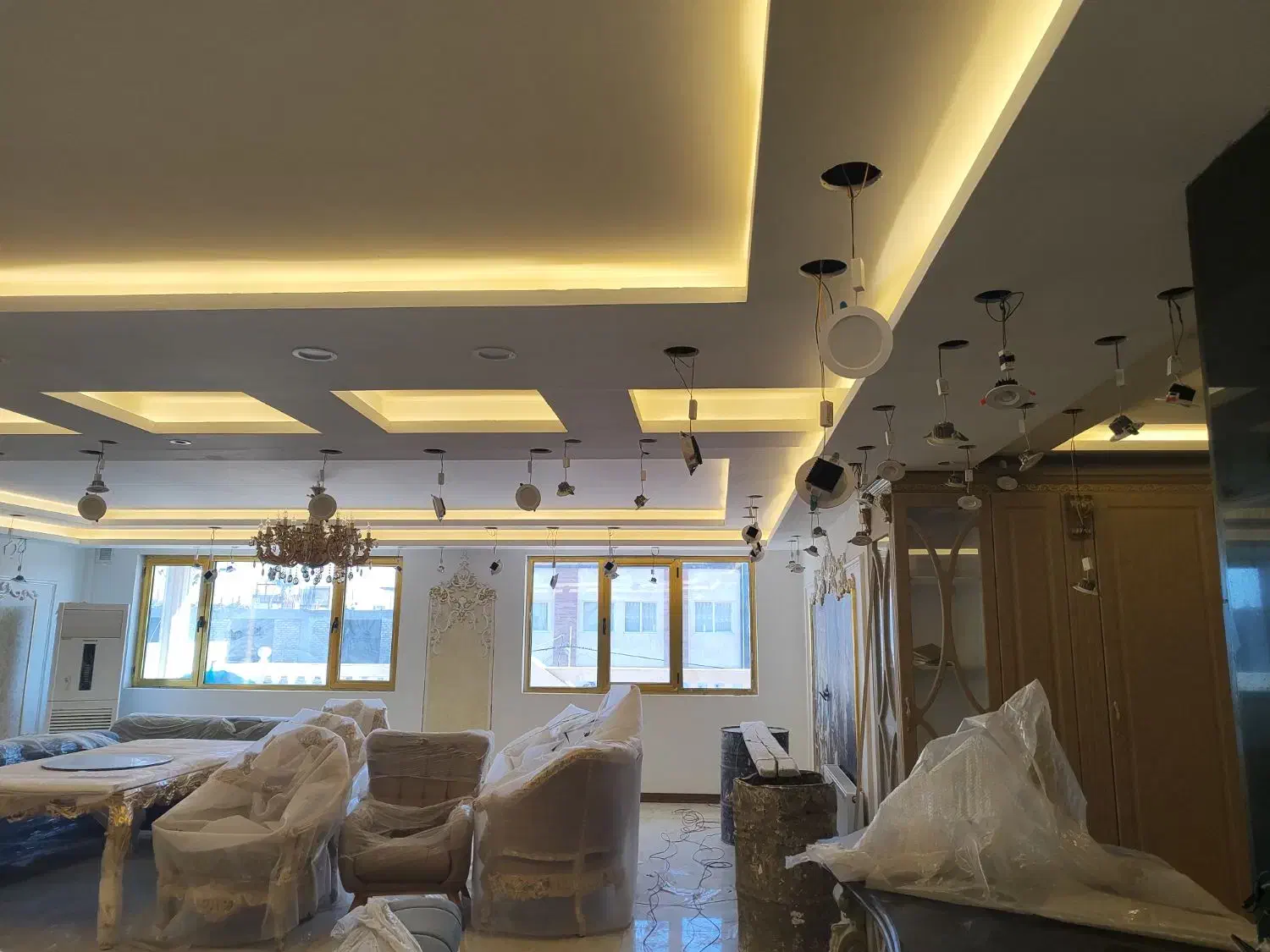 برقکار،سیمکشی،اتصالی.نور پردازی.تعمیر تابلو چلنیوم|خدمات پیشه و مهارت|زابل, |دیوار