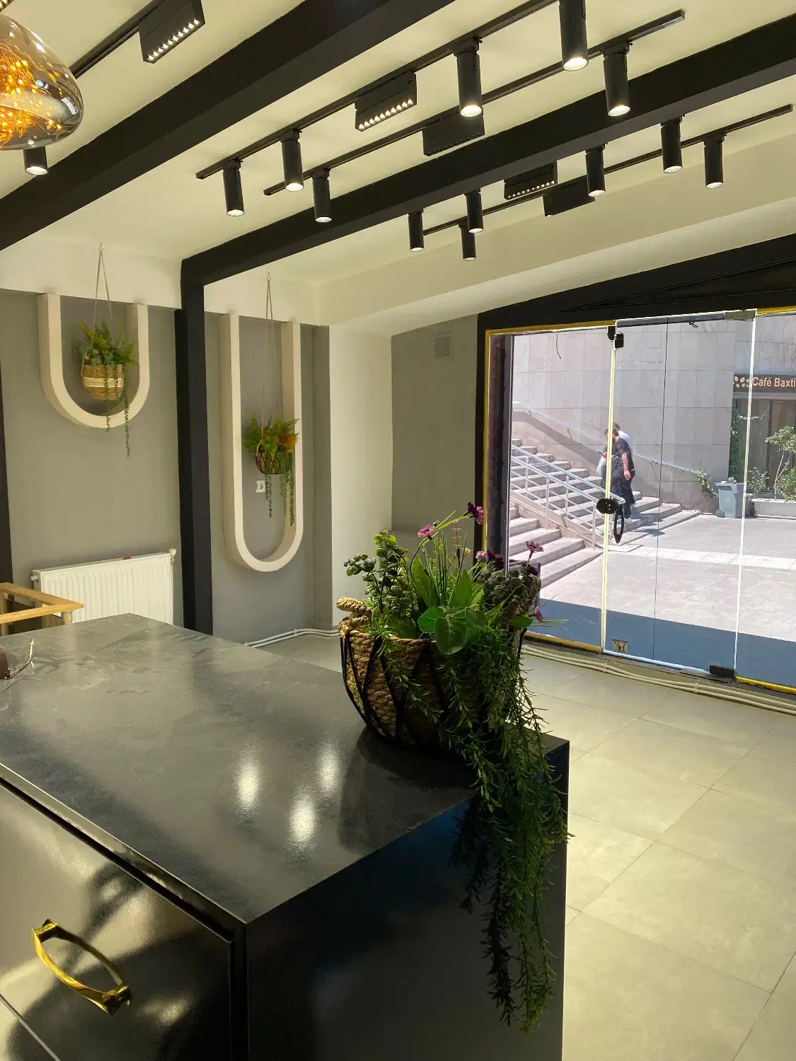 مغازه کوهنوردی و کمپینگ فروش بعلت مهاجرت زیر قیمت|فروش مغازه و غرفه|تبریز, |دیوار