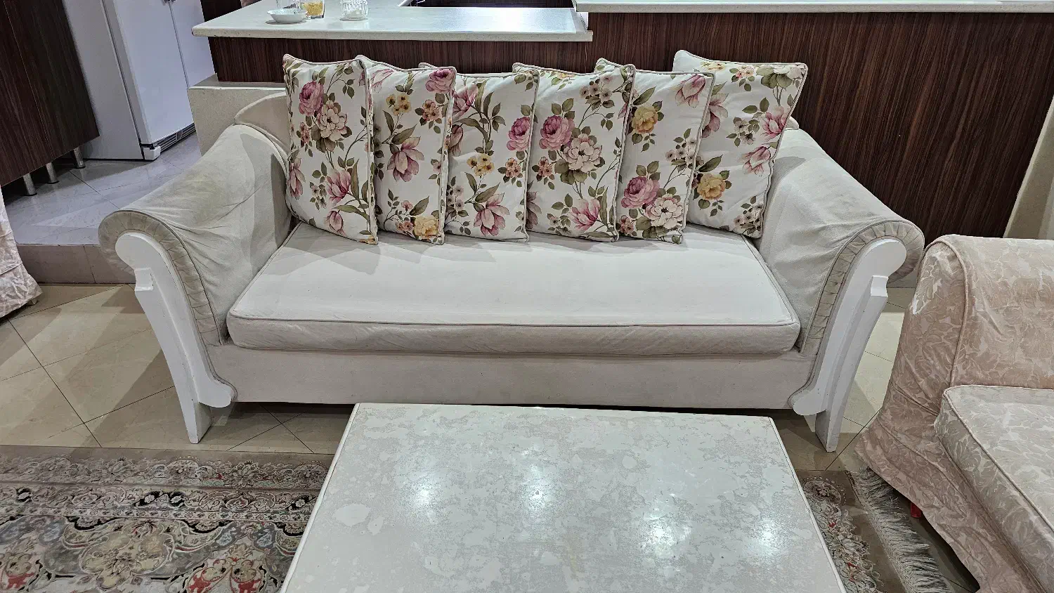 مبل هفت نفره با میز وسط و عسلی و میزغذاخوری ۸ نفره|مبلمان خانگی و میز عسلی|تهران, ارامنه|دیوار