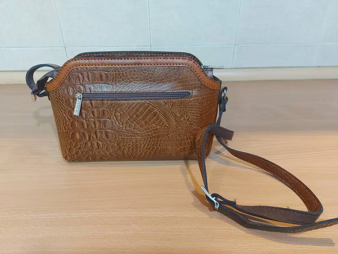 کیف چرم|کیف، کفش، کمربند|اردبیل, |دیوار