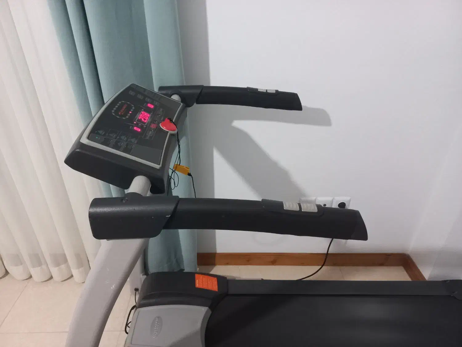 فروش تردمیل کم‌ کارکرد در حد نو|تجهیزات ورزشی|نوشهر, |دیوار