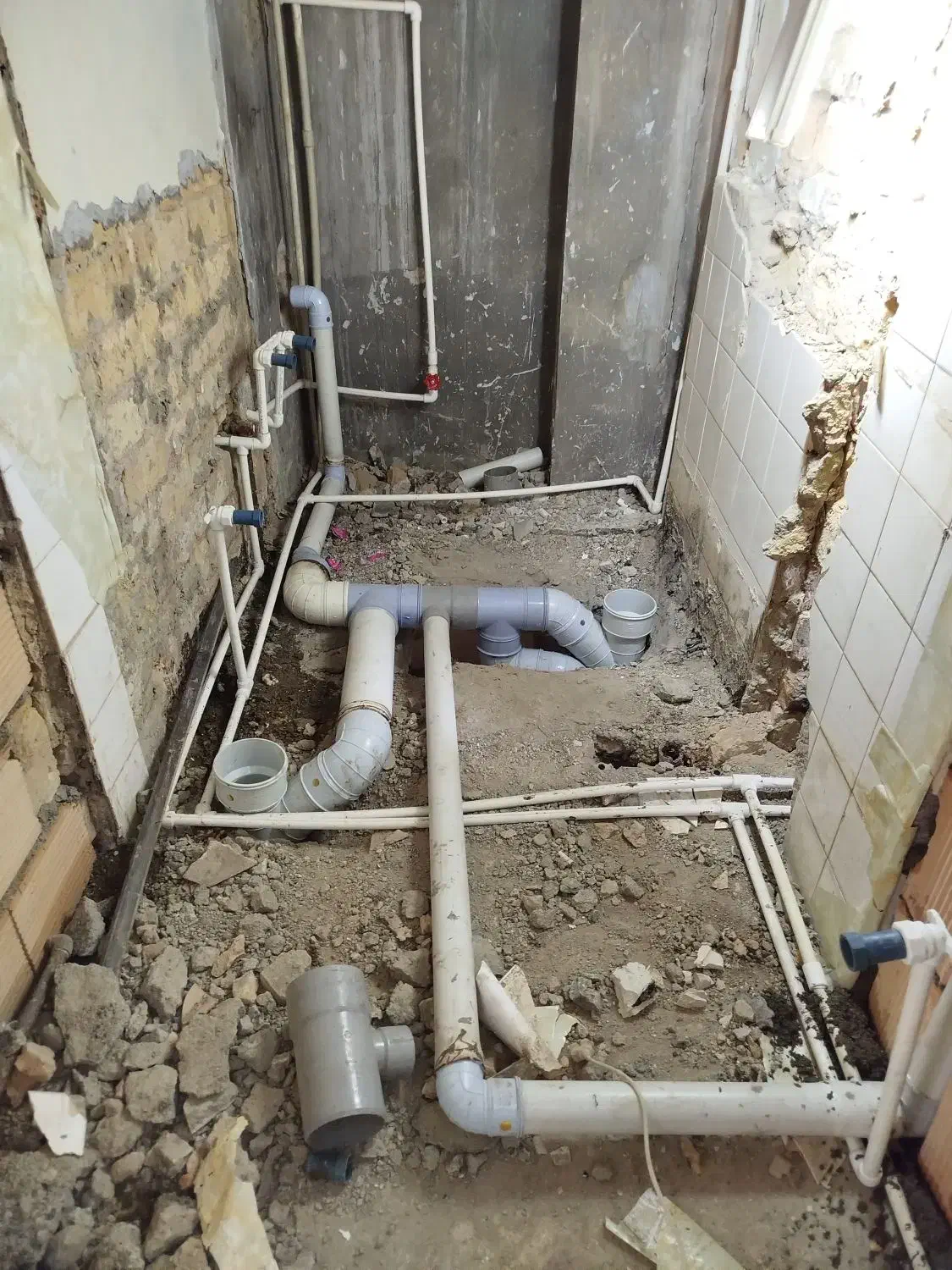 لوله کشی آب سرد و گرم نصب پمپ آب و مخزن|خدمات پیشه و مهارت|تهران, جی|دیوار