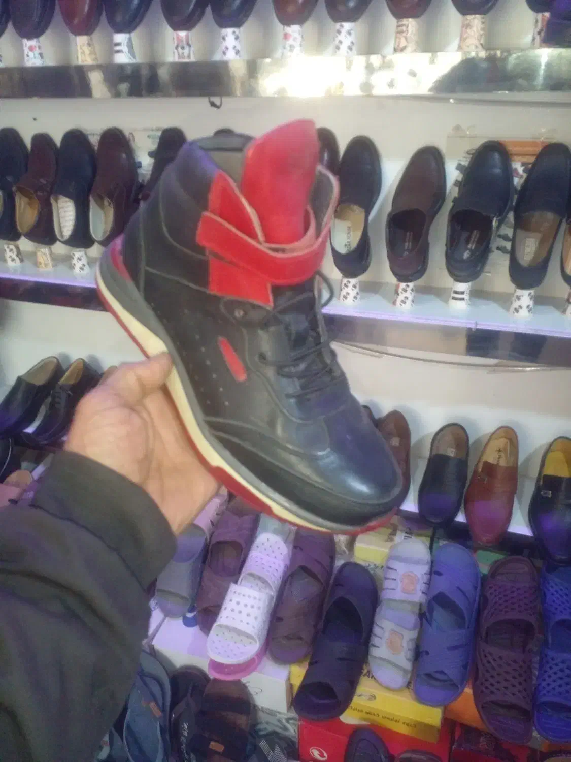 کفش تمام چرم تبریز ودست دوزدراردستان|کیف، کفش، کمربند|اردستان, |دیوار