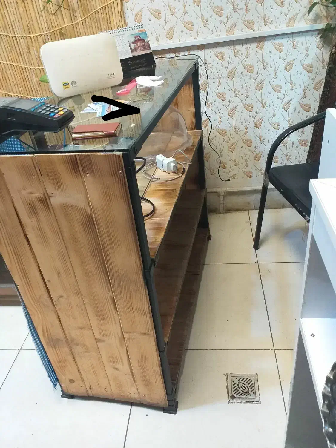 پیشخوان|فروشگاه و مغازه|رشت, پستک|دیوار