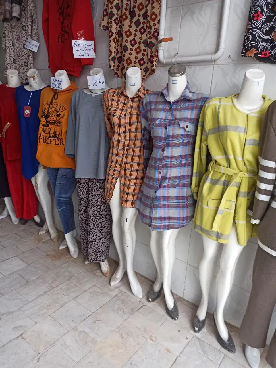 مانکن زنانه|لباس|خواف, |دیوار