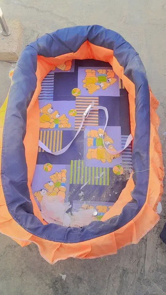 گهواره|تخت و صندلی بچه|پاکدشت, خاتون آباد|دیوار