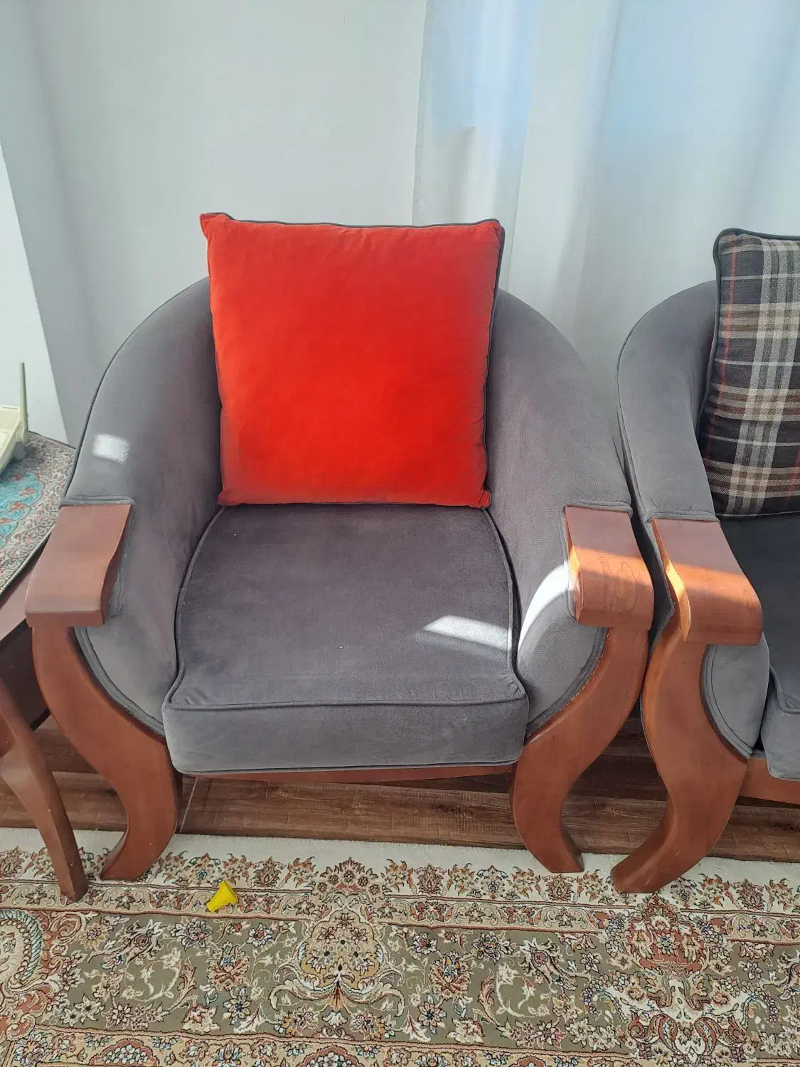 مبل و ۲ تا عسلی|مبلمان خانگی و میز عسلی|سنندج, |دیوار