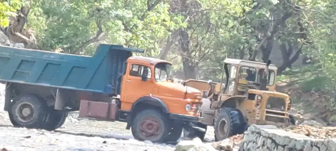 حمل مصالح ماسه،سنگ،آجر،بلوک و خاکبرداری با کامیون|خدمات حمل و نقل|دماوند, گیلاوند|دیوار