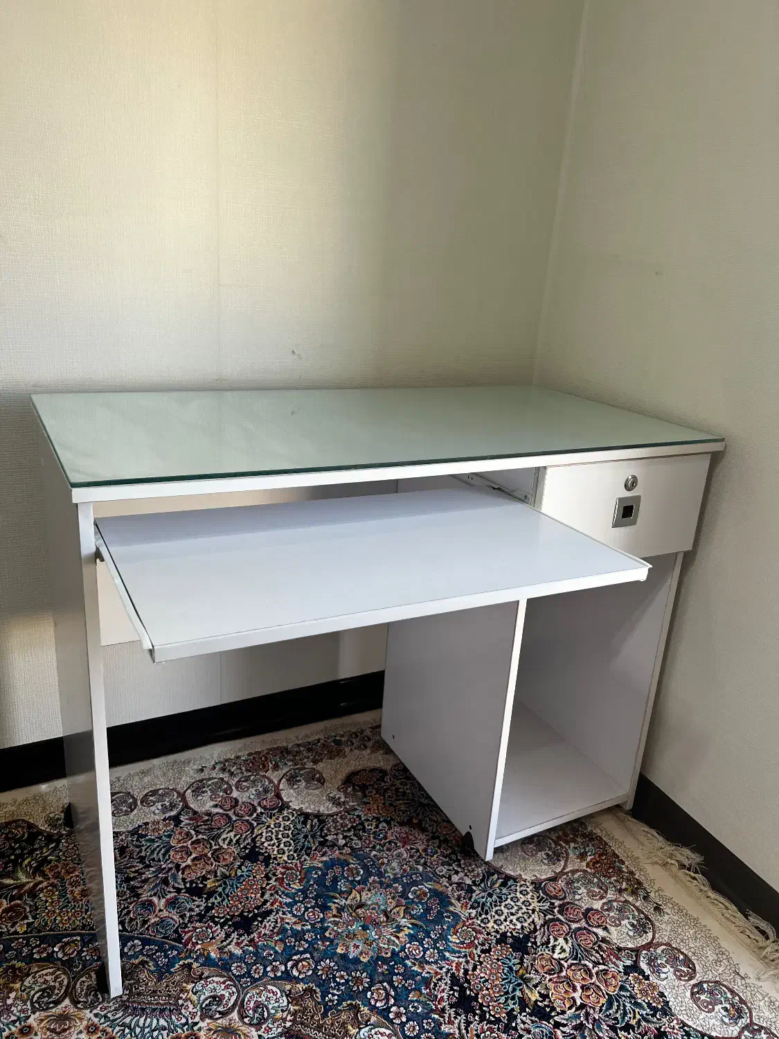 میز تحریر و کامپیوتر|میز تحریر و کامپیوتر|کرمان, |دیوار