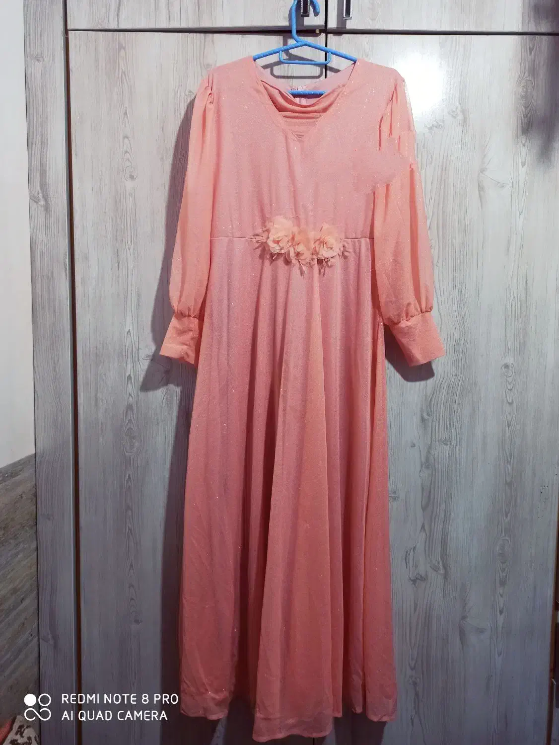 لباس مجلسی درحدنو|لباس|لاهیجان, لیالستان|دیوار