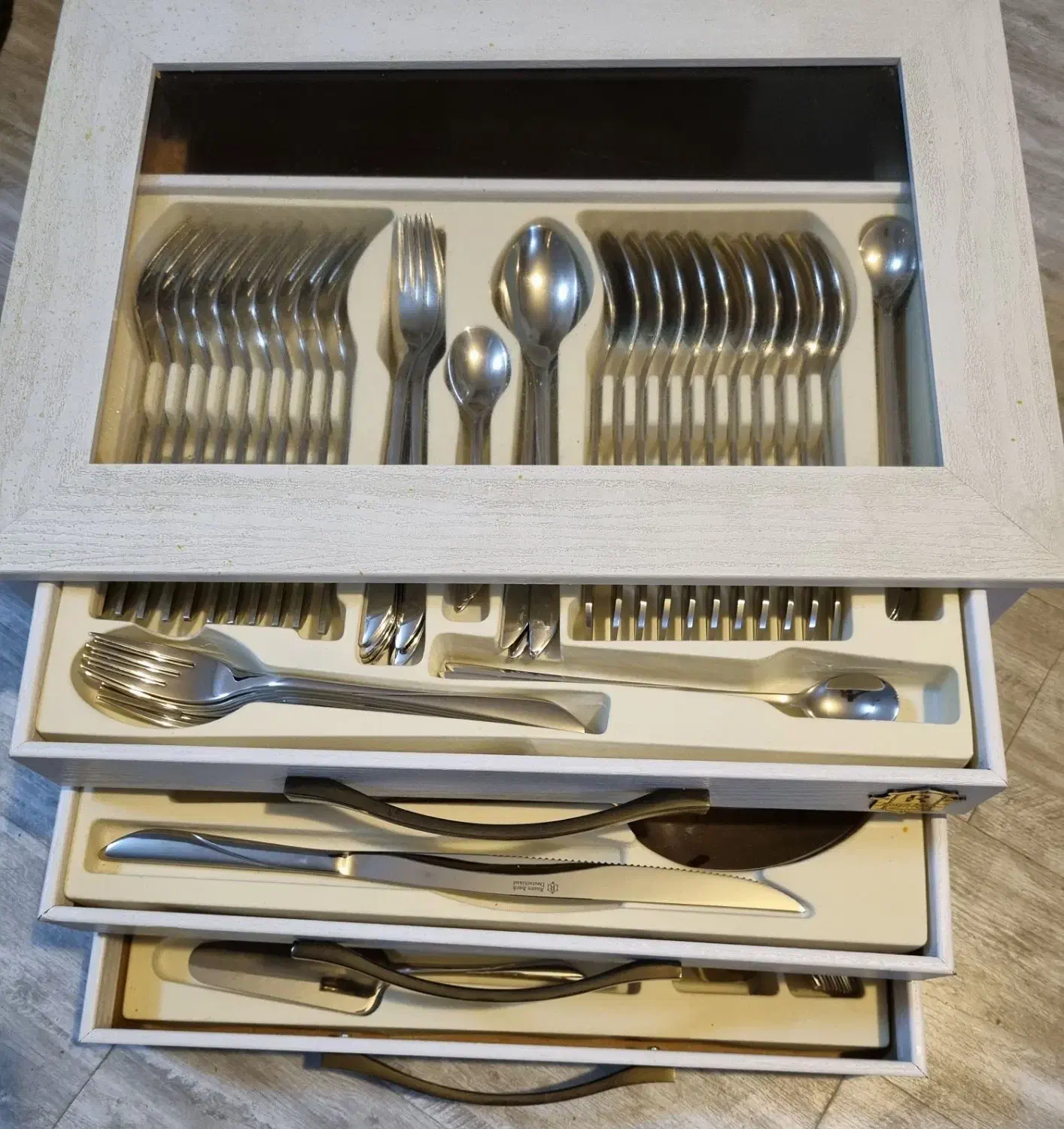 سرویس قاشق چنگال۲۴نفره|ظروف سرو و پذیرایی|اصفهان, محمودیه|دیوار