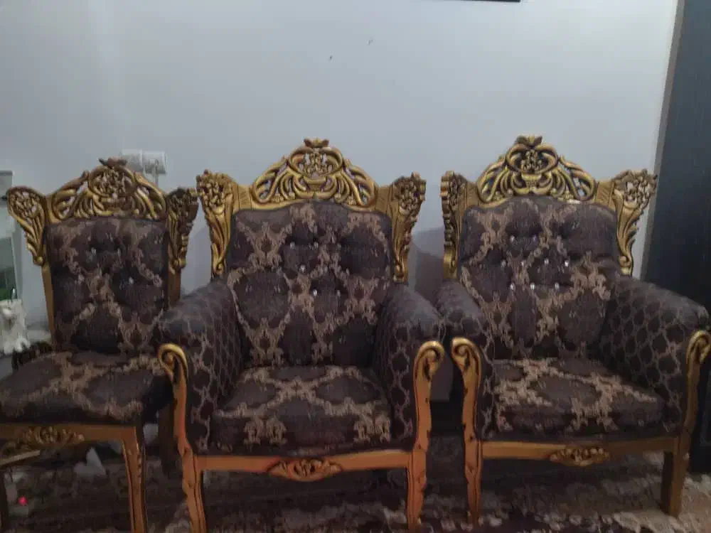 مبل سلطنتی در حد نو با بهترین کیفیت چوب و پارچه|مبلمان خانگی و میز عسلی|بهبهان, |دیوار