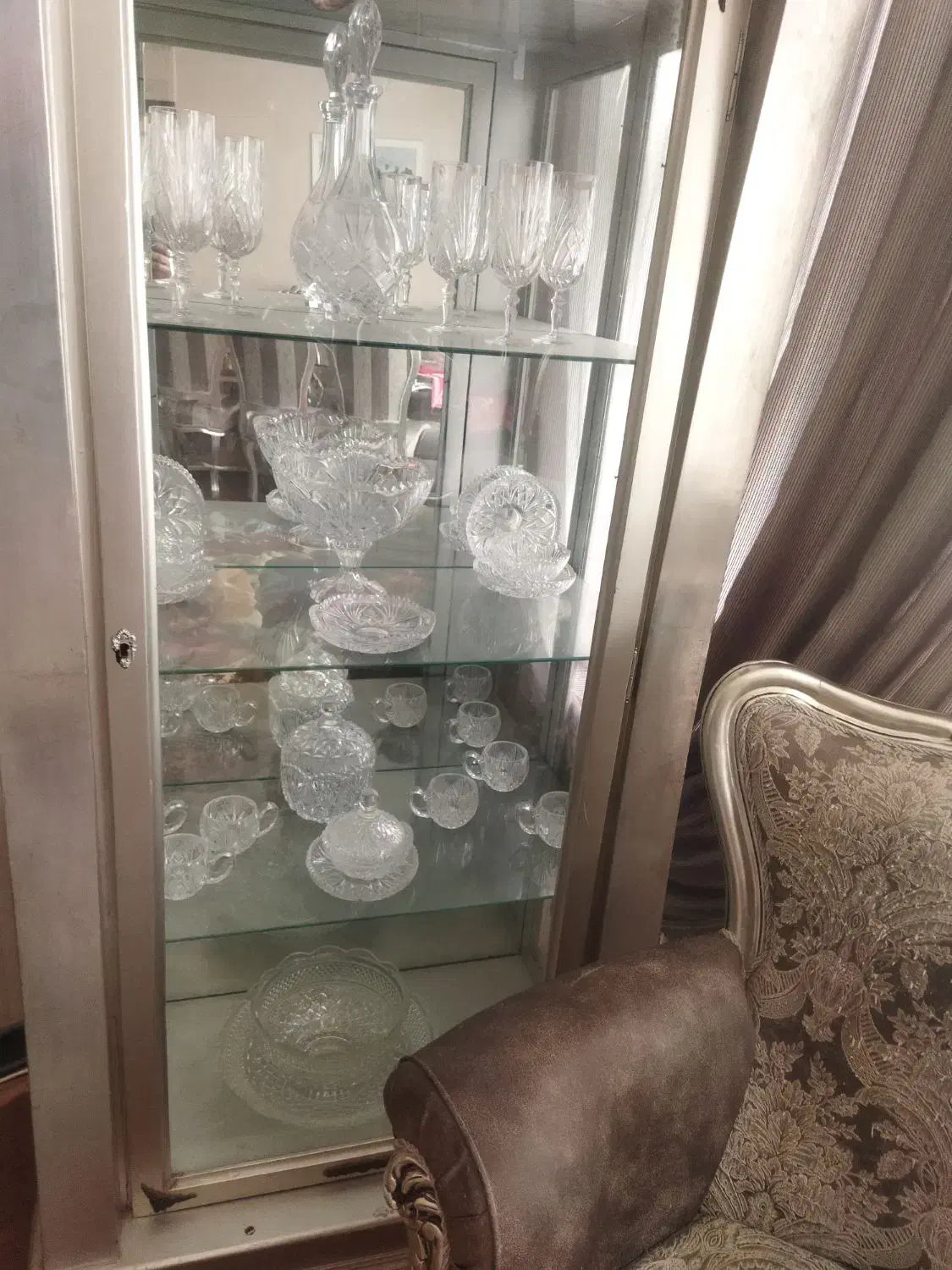 مبل ومیز غذاخوری و ویترین|مبلمان خانگی و میز عسلی|اصفهان, خانه اصفهان|دیوار