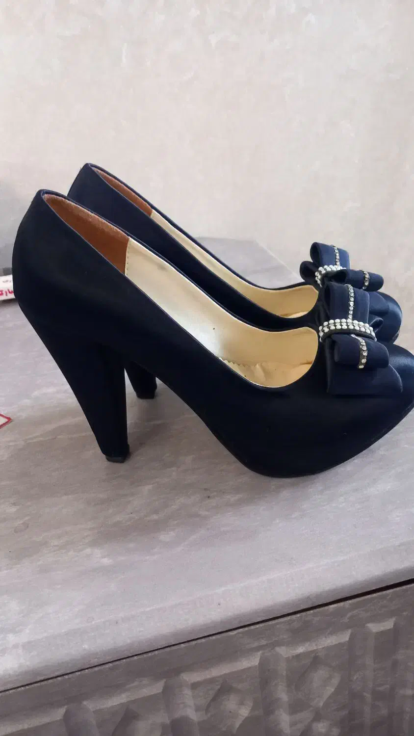 کفش مجلسی|کیف، کفش، کمربند|رشت, شهرک شهید مفتح|دیوار