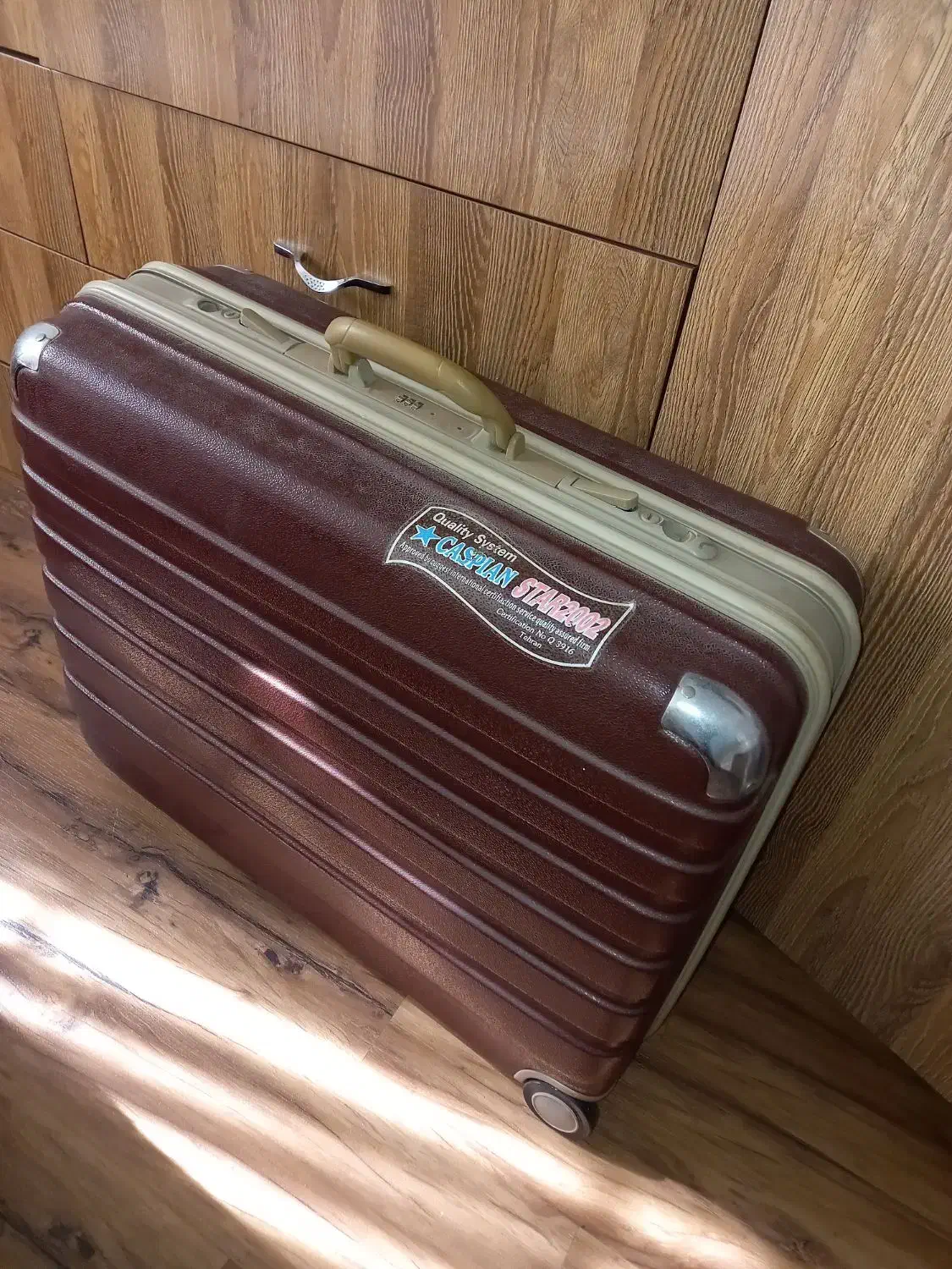 چمدان سالم بزرگ در حد نو طول ۷۰cm|کیف، کفش، کمربند|رشت, رشتیان|دیوار