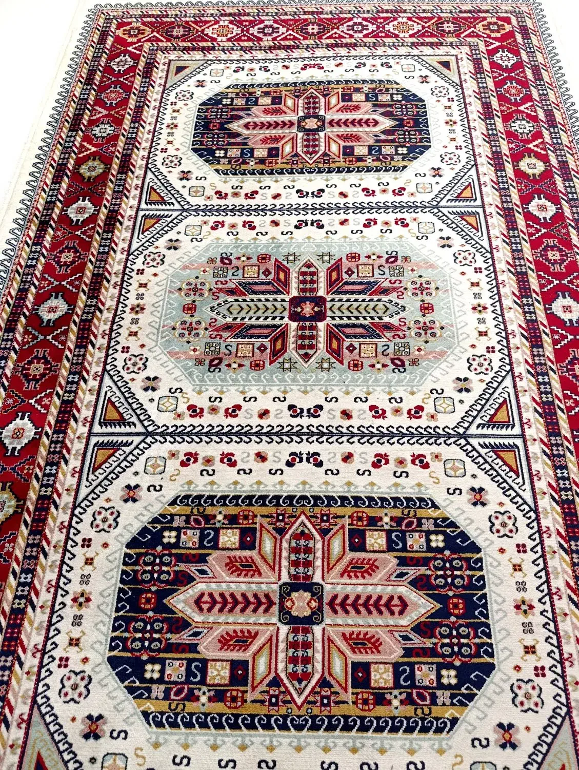 فرش خوش رنگ و نگار|فرش|سنندج, |دیوار