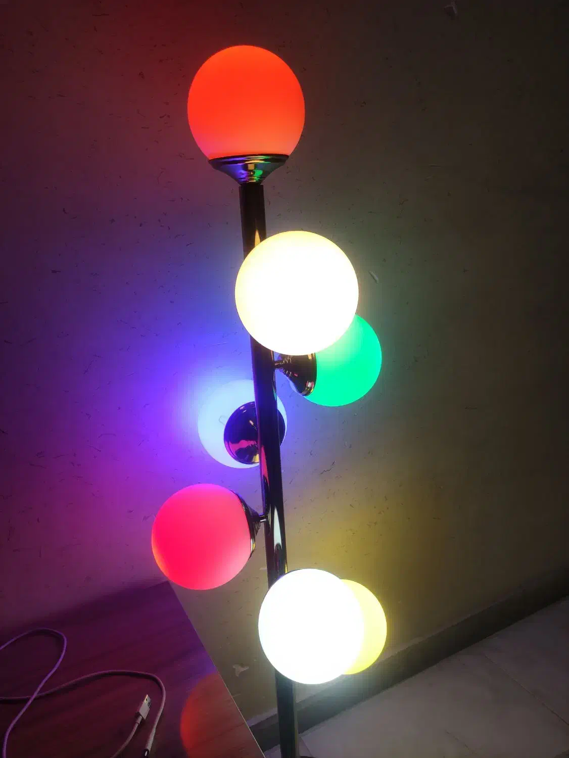 کنار سالنی|چراغ خواب و آباژور|فردیس, شهرک شهید حسینی|دیوار