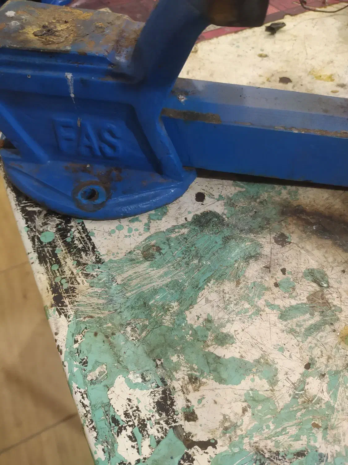 گیره رومیزی|ابزارآلات|شاهین دژ, |دیوار