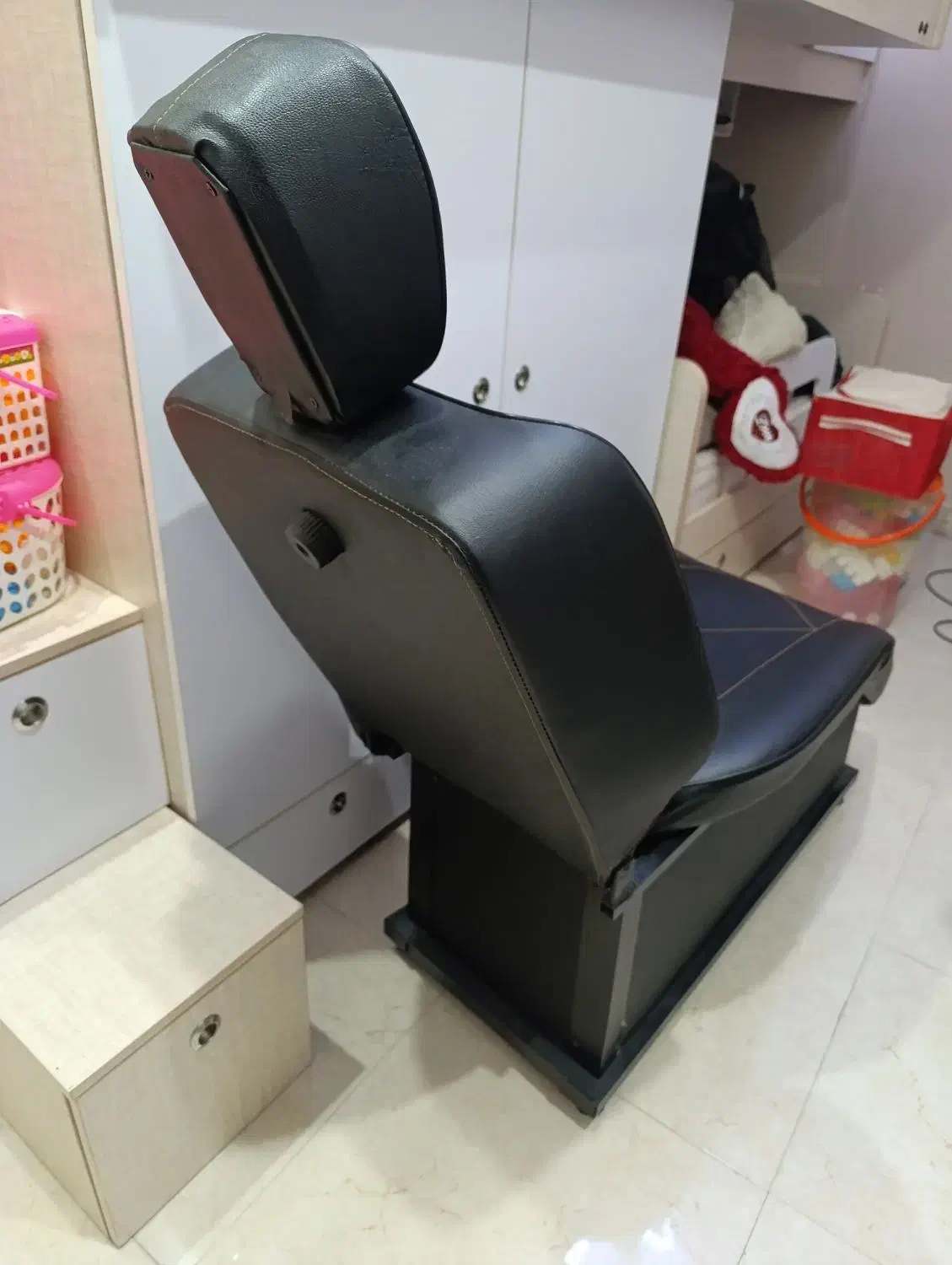 صندلی آرایشگاه|آرایشگاه و سالن‌های زیبایی|ری, دیلمان|دیوار