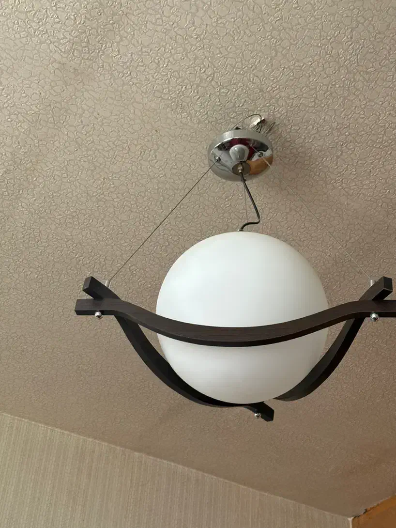 لوستر جنس چوبی و حباب|لوستر و چراغ آویز|کرمانشاه, |دیوار