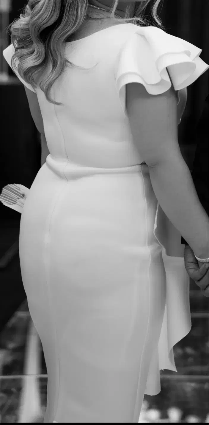 لباس سفید|لباس|تهران, استاد معین|دیوار