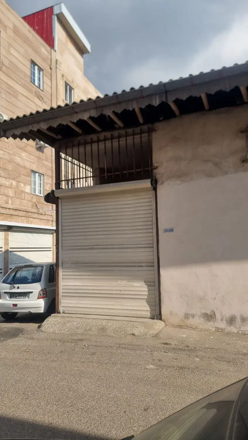 مغازه ۱۷ متری چند قدمی میدان رازی|اجارهٔ مغازه و غرفه|رشت, استقامت ۱|دیوار