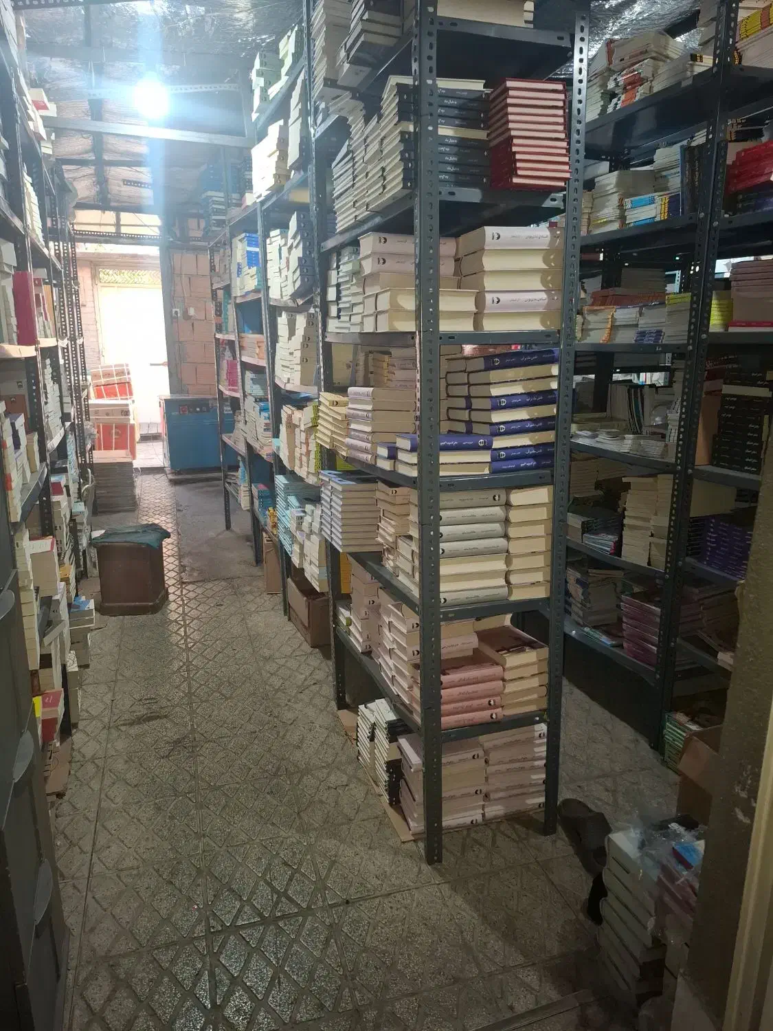 استخدام نیروی انبار|استخدام اداری و مدیریت|تهران, جمالزاده|دیوار