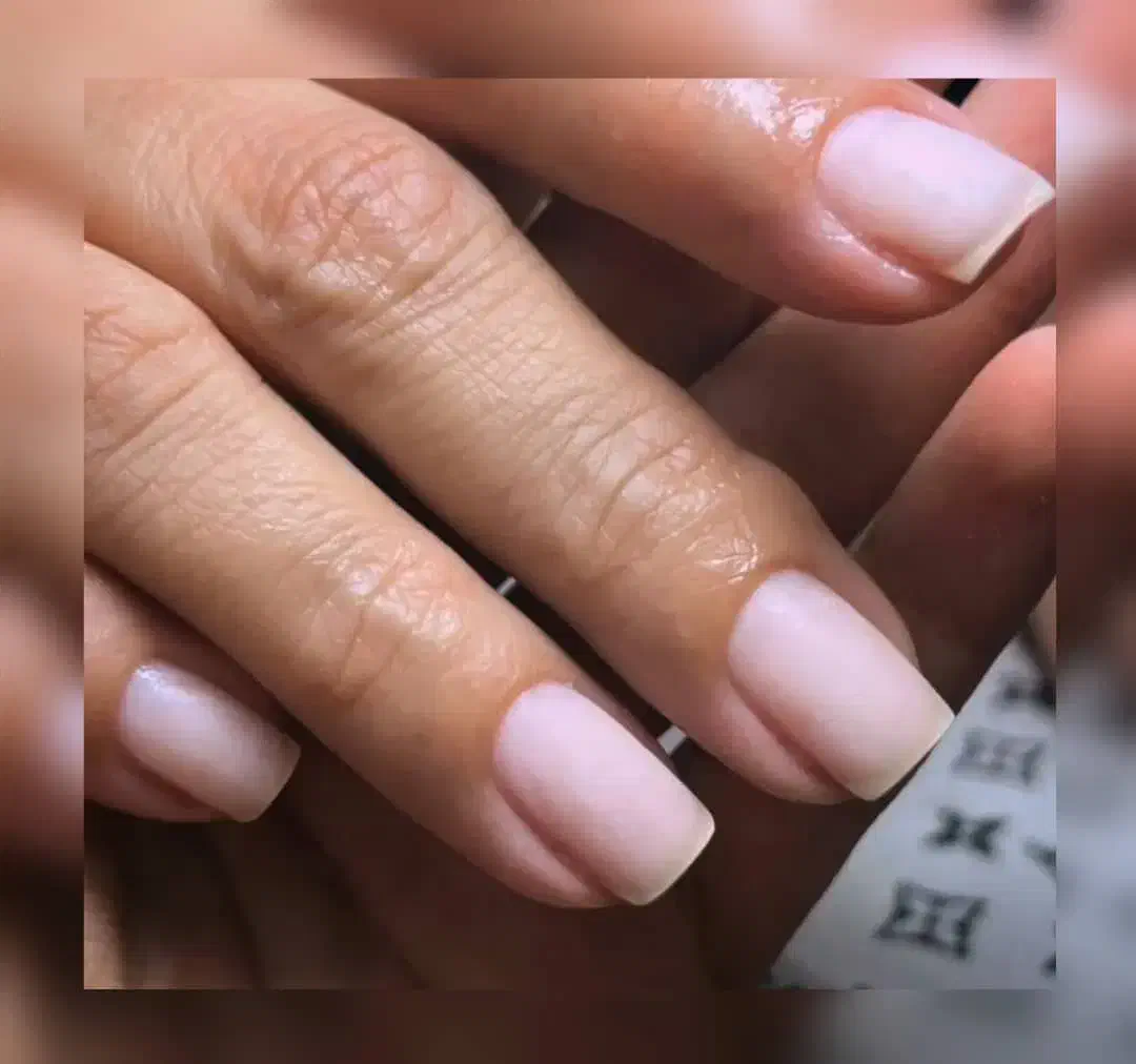 خدمات کاشت ناخن|خدمات آرایشگری و زیبایی|رشت, معلم|دیوار