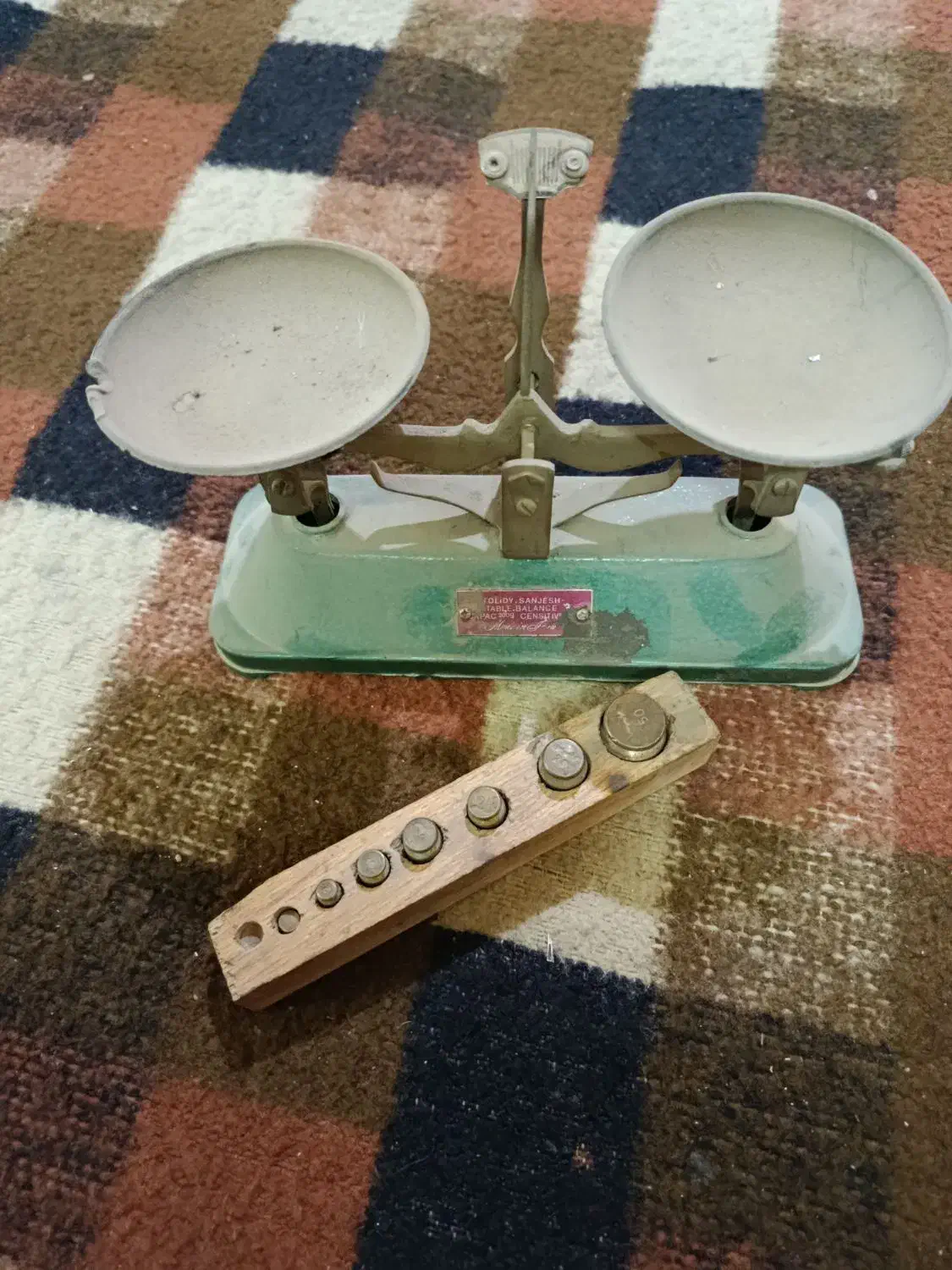 ترازوی تزینی|کلکسیون اشیاء عتیقه|خمینیشهر, |دیوار