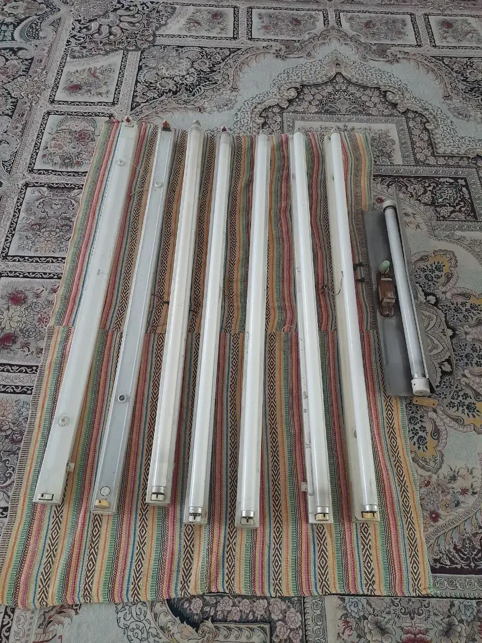 مهتابی|لامپ و چراغ|ری, جوانمرد قصاب|دیوار