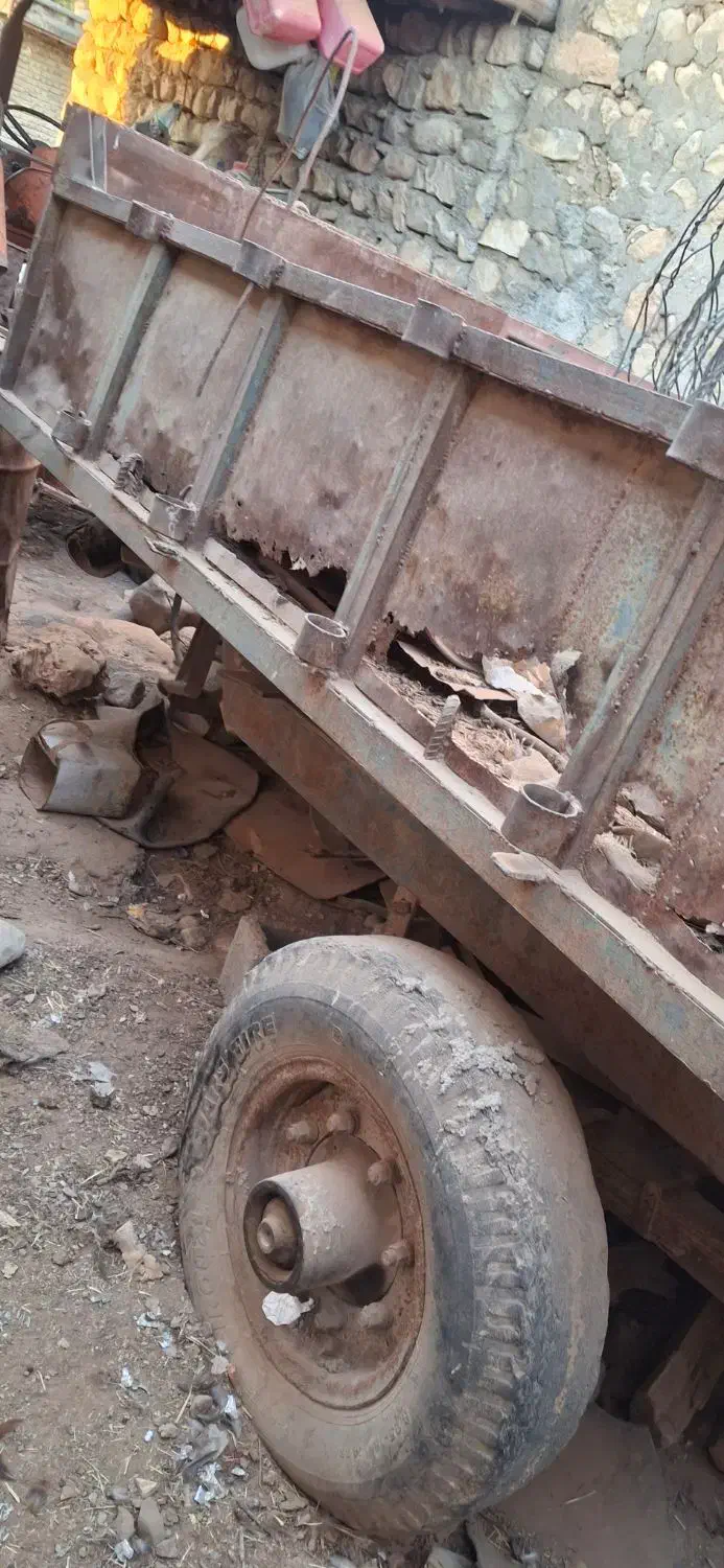 تریلی و خرمن کوب قدیمی تراکتور|ماشین‌آلات صنعتی|چگنی, |دیوار