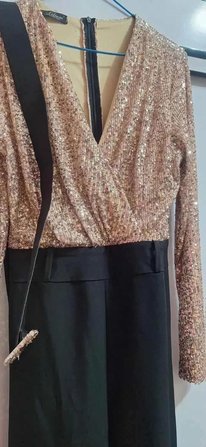 لباس|لباس|اصفهان, سپاهان‌شهر|دیوار