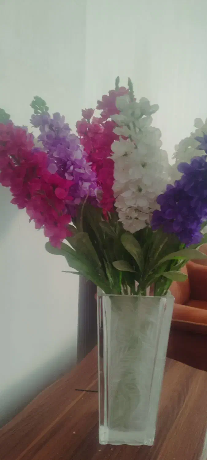 گل مصنوعی همراه گلدان کریستال|گل مصنوعی|خرم‌آباد, |دیوار