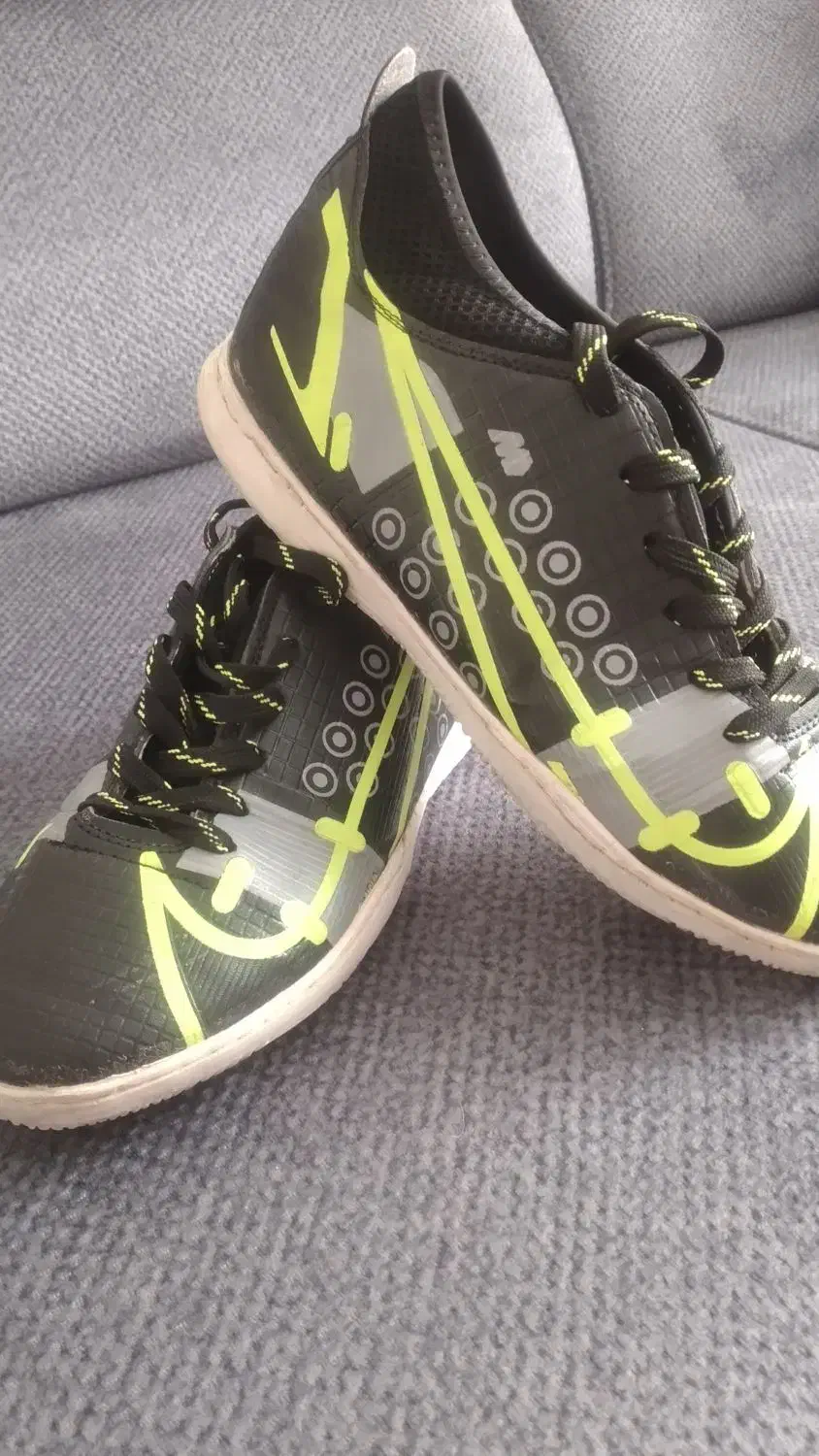 کفش فوتبال سالنی|کیف، کفش، کمربند|محمدشهر, محمدشهر|دیوار