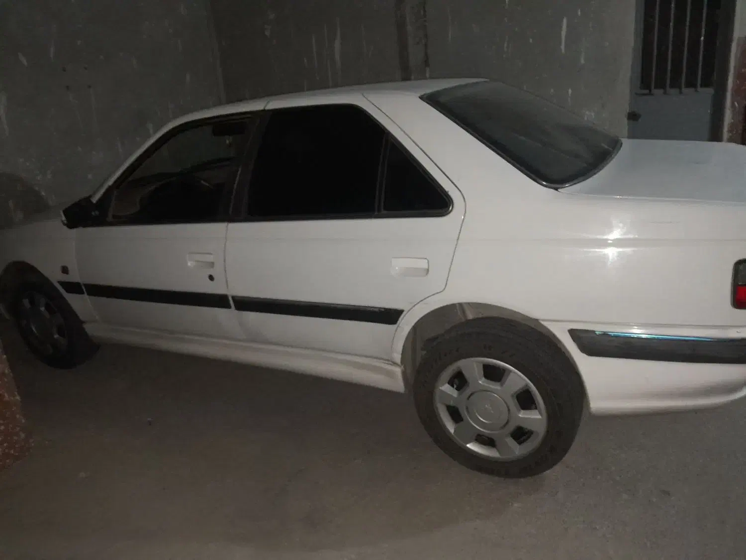 پارس سفید مدل۹۵ داخل کابین ۱۴۰۰ موتر xu7|خودرو سواری و وانت|جیرفت, |دیوار