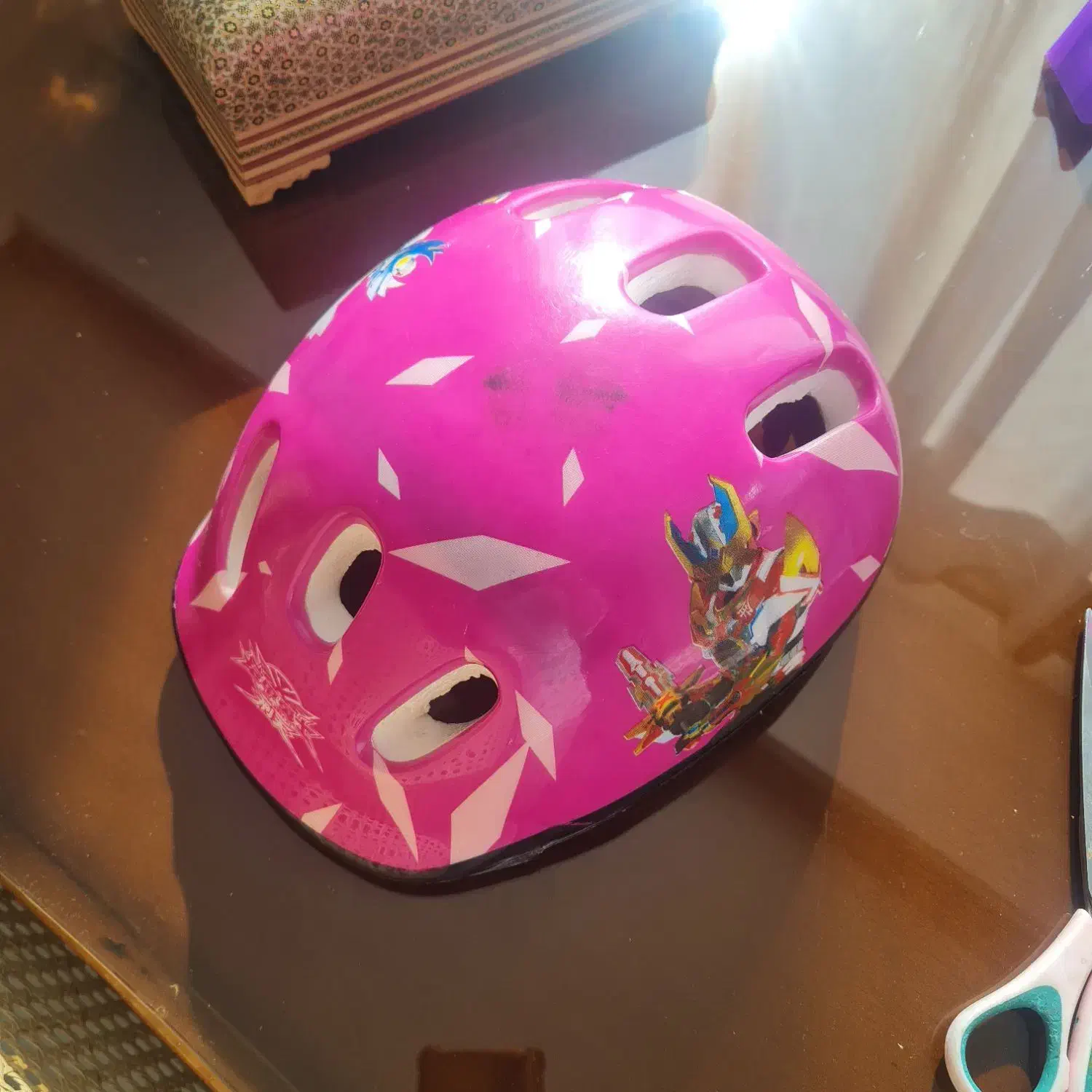 کلاه اسکیت و دوچرخه|دوچرخه، اسکیت، اسکوتر|پرند, فاز ۴|دیوار