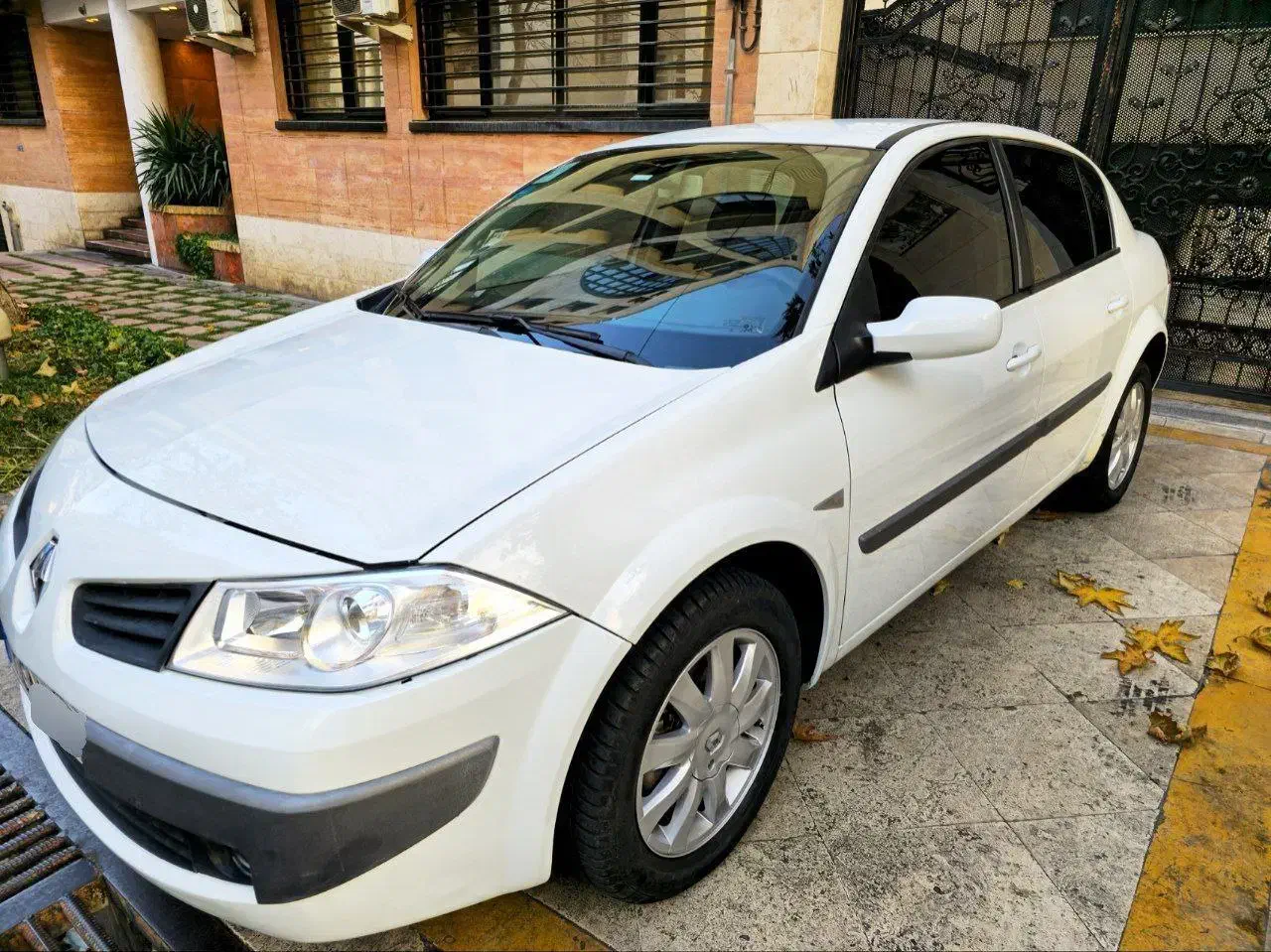 رنو مگان ۲۰۰۰ سی‌سی اتومات ۲۰۱۱ در حد صفر|خودرو سواری و وانت|تهران, شهرک غرب|دیوار