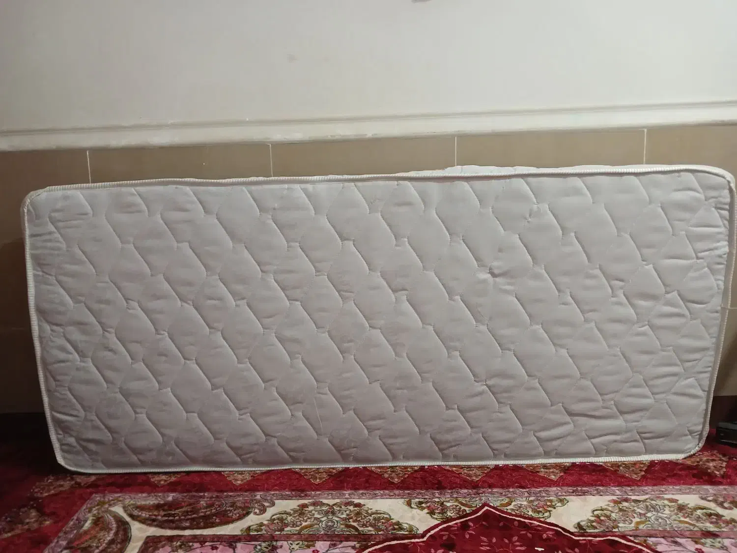 تشک نوجوان|تشک تختخواب|بندر گناوه, |دیوار