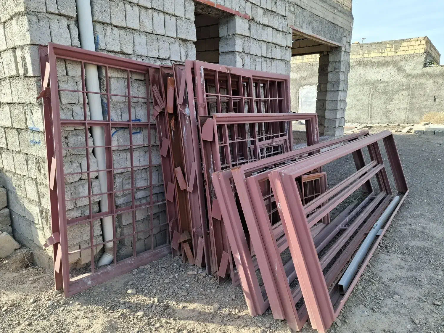 درب و پنجره طرح رومی|مصالح و تجهیزات ساختمان|نجف‌آباد, حومه نجف آباد|دیوار