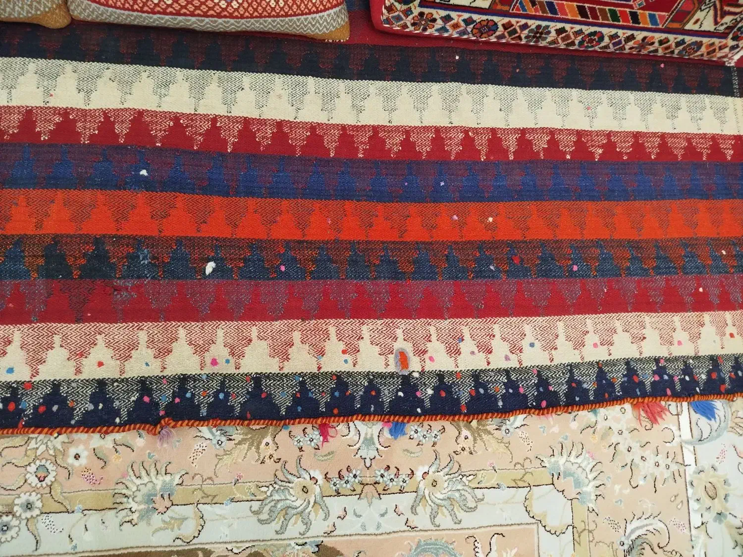 گلیم و پشتی سنتی|گلیم، جاجیم، گبه|شیراز, درکی|دیوار