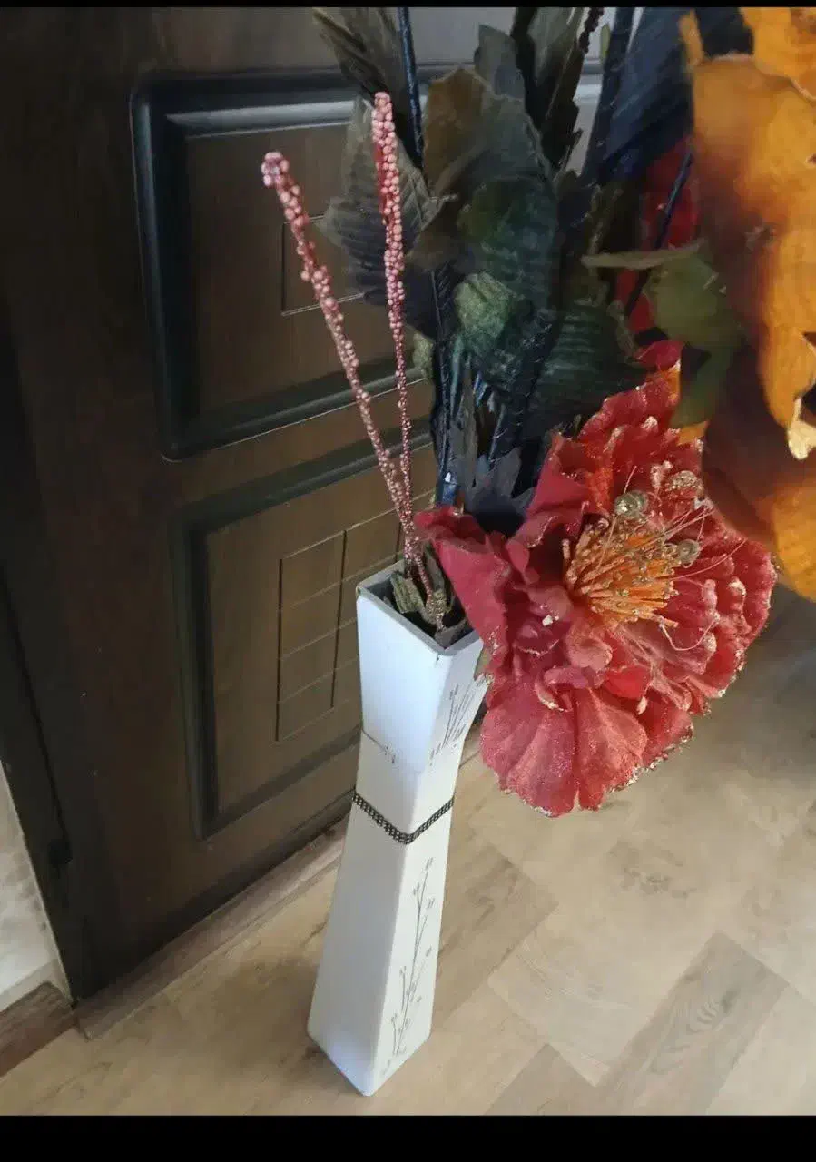 گلدان بزرگ با گله‌اش فقط ۳۱۰ تومن|گل مصنوعی|تبریز, |دیوار