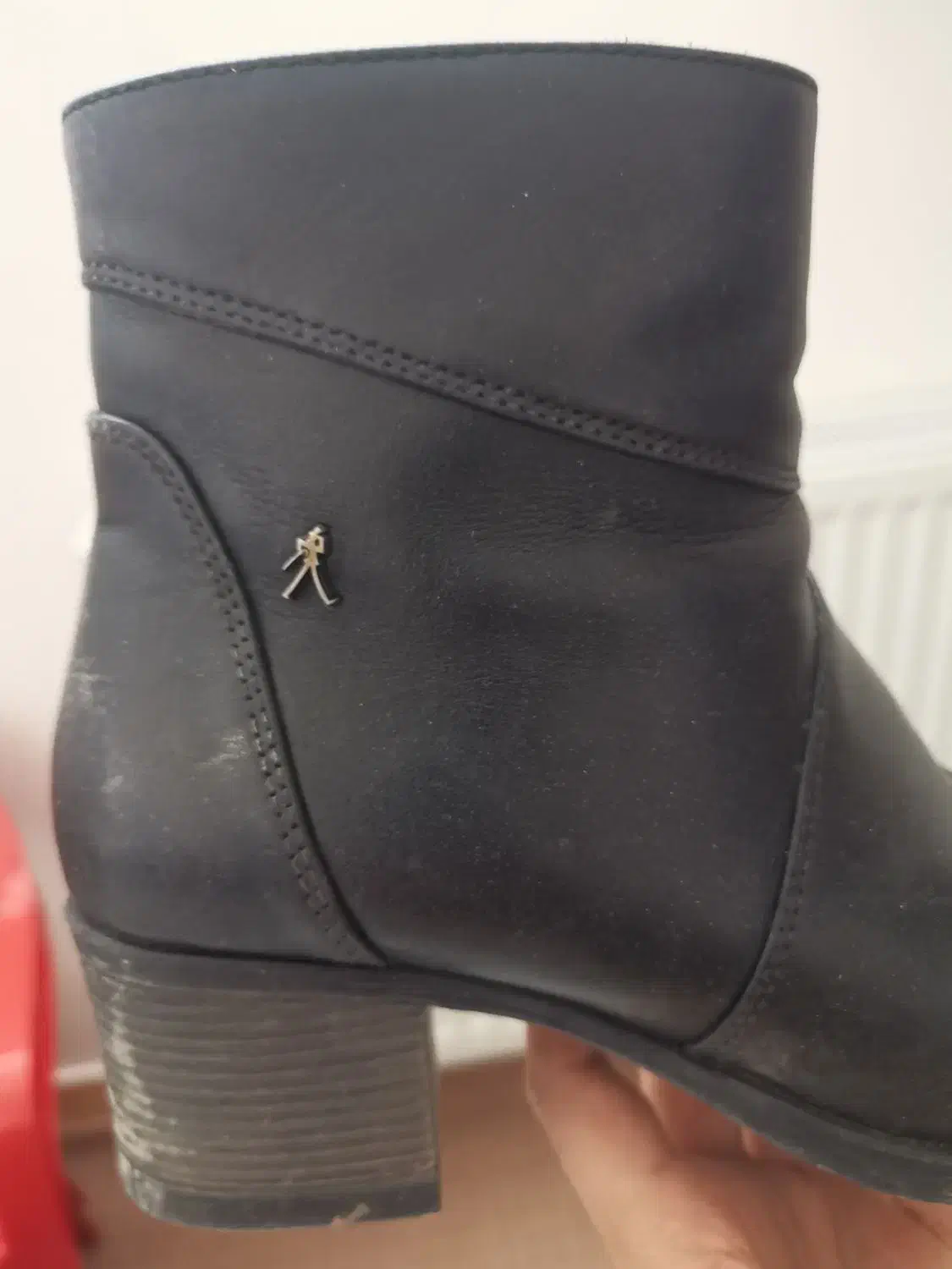 نیم بوت برند نیکلاس چرم اصل شماره 36 وبادگیر|کیف، کفش، کمربند|یاسوج, |دیوار