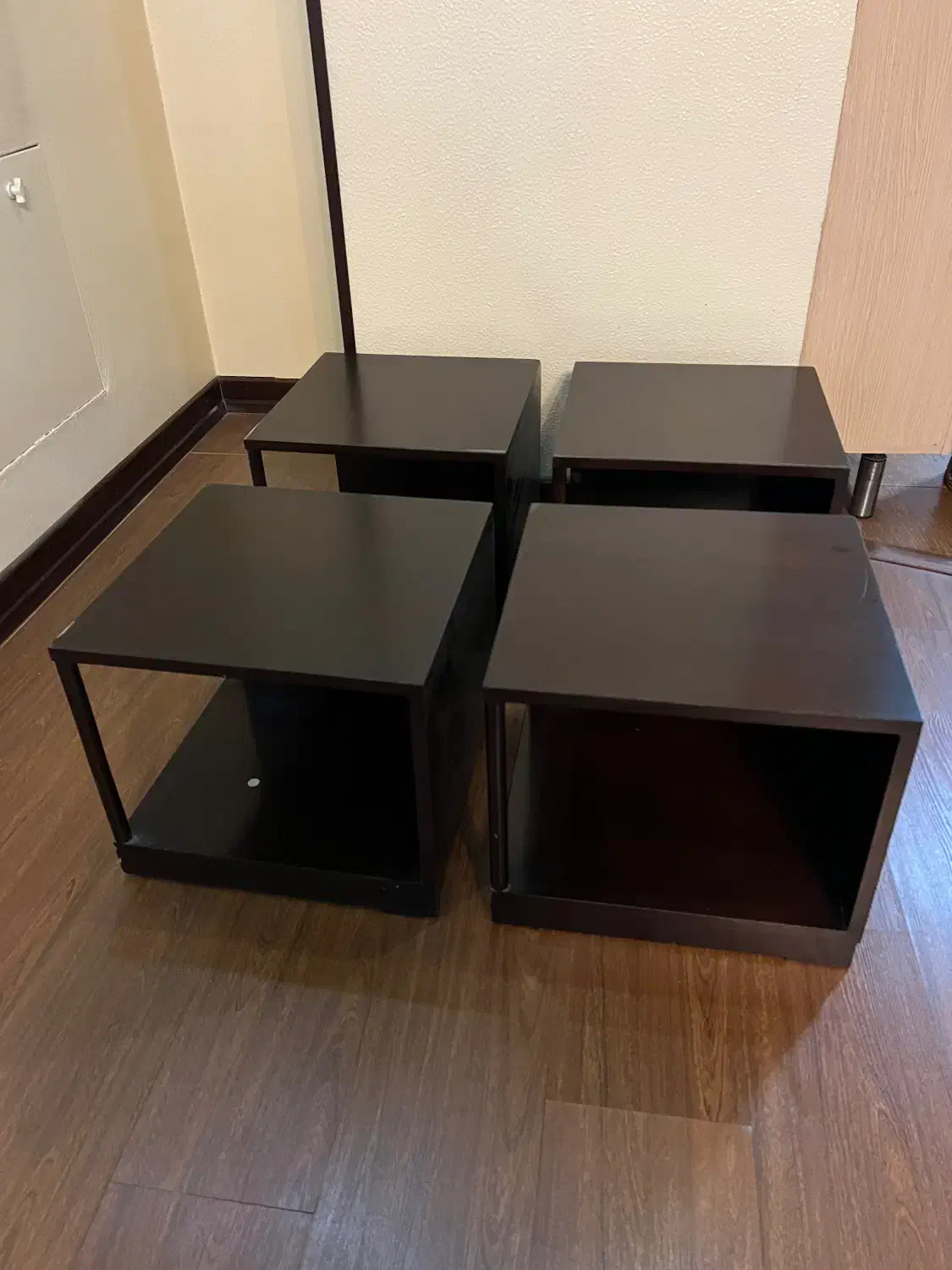 چهار عدد میز عسلی|مبلمان خانگی و میز عسلی|شاهینشهر, شیخ بهایی|دیوار