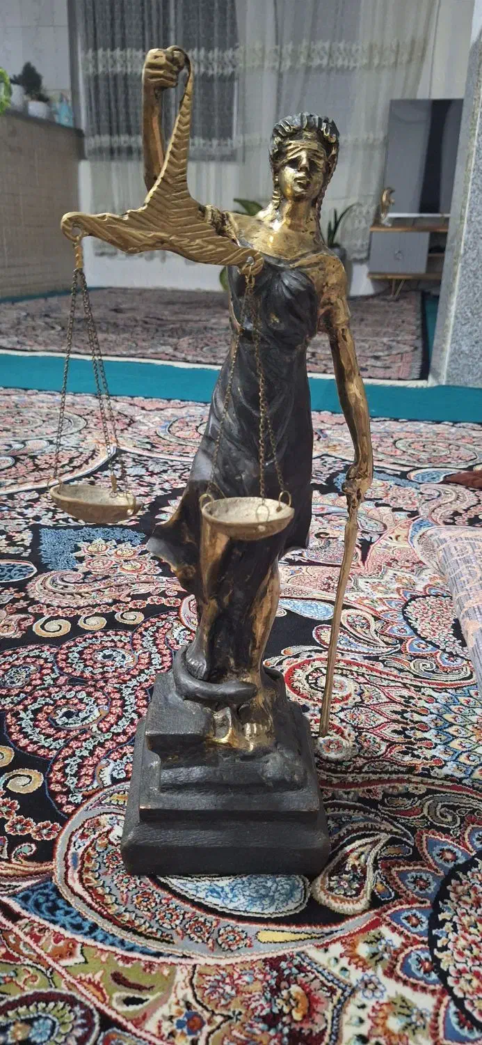 مجسمه عدالت تمام برنز ۵۰سانتیمتر به وزن ۷کیلو|مجسمه، تندیس، ماکت|همدان, |دیوار