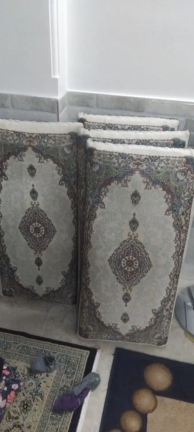 دو جفت پشتی|پشتی|قائم‌شهر, |دیوار